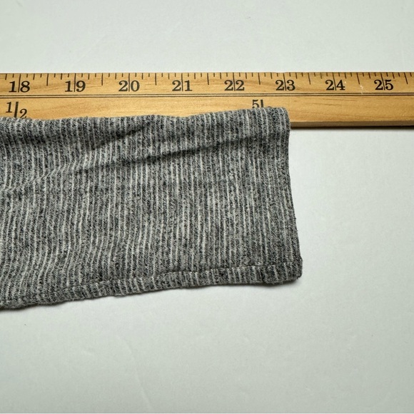Theory Lightweight Turtleneck in Grey Heather Stripe Size: US- XS - Picture 9 of 11